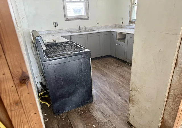 Photo 3 of Sale Pending at 1906 Roys Ave, Elkhart, IN 46516 | MLS# 202636023 | Listing updated on 2026-09-14