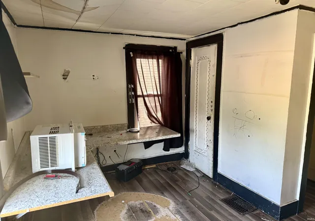 Photo 4 of Sale Pending at 1906 Roys Ave, Elkhart, IN 46516 | MLS# 202636023 | Listing updated on 2026-09-14