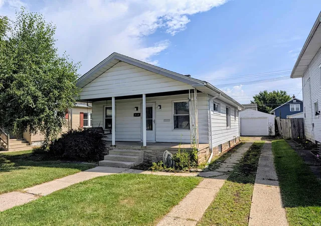 Manufactured home for sale at 418 N State St, Mishawaka, IN 46544 | MLS# 202636029