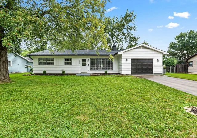 Photo 1 of Sale Pending at 7520 Kingsway Dr, Fort Wayne, IN 46819 | MLS# 202636044 | Listing updated on 2026-09-06