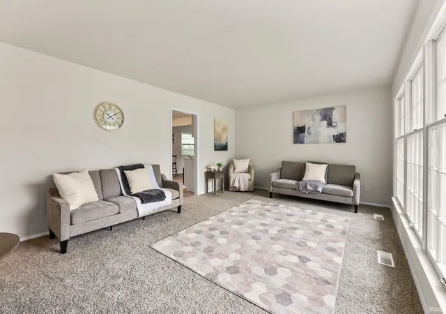 Photo 3 of Sale Pending at 7520 Kingsway Dr, Fort Wayne, IN 46819 | MLS# 202636044 | Listing updated on 2026-09-06
