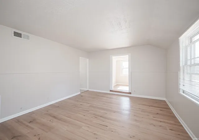 Photo 2 of Sale Pending at 222 Kenmore Dr, Evansville, IN 47714 | MLS# 202636046 | Listing updated on 2026-09-03