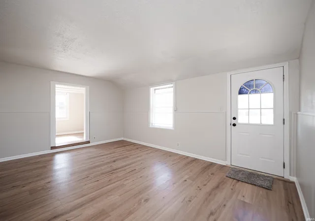 Photo 3 of Sale Pending at 222 Kenmore Dr, Evansville, IN 47714 | MLS# 202636046 | Listing updated on 2026-09-03