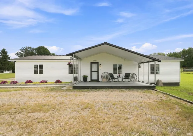 Photo 2 of Manufactured home for sale at 2394 S 400 West, Warsaw, IN 46580 | MLS# 202636048 | Listing updated on 2026-09-01