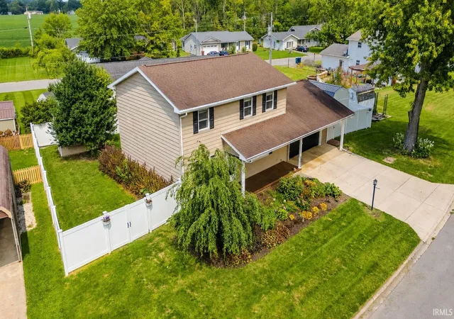 Photo 3 of Manufactured home for sale at 1916 Mckibben St, Wabash, IN 46992 | MLS# 202636058 | Listing updated on 2026-09-04