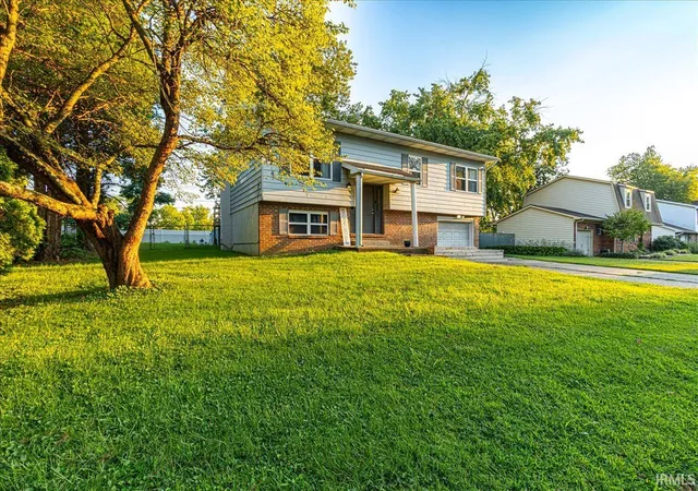 Photo 2 of Manufactured home for sale at 7355 Oakpark Dr, Newburgh, IN 47630 | MLS# 202636066 | Listing updated on 2026-09-02