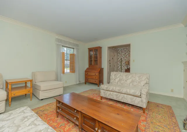 Photo 3 of Sale Pending at 2308 Bayard Park Dr, Evansville, IN 47714 | MLS# 202636073 | Listing updated on 2026-09-04