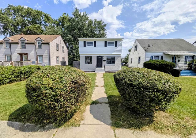 Photo 2 of Sale Pending at 442 S Albert Ave, South Bend, IN 46619 | MLS# 202636077 | Listing updated on 2026-09-11