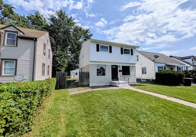 Photo 3 of Sale Pending at 442 S Albert Ave, South Bend, IN 46619 | MLS# 202636077 | Listing updated on 2026-09-11
