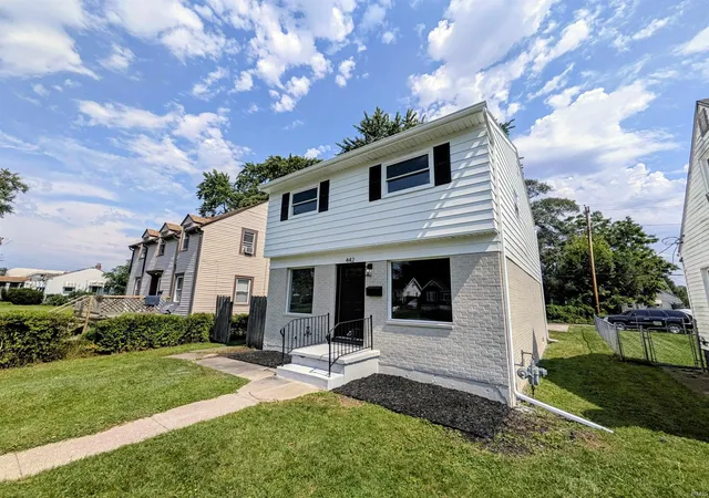 Photo 3 of Sale Pending at 442 S Albert Ave, South Bend, IN 46619 | MLS# 202636077 | Listing updated on 2026-09-11