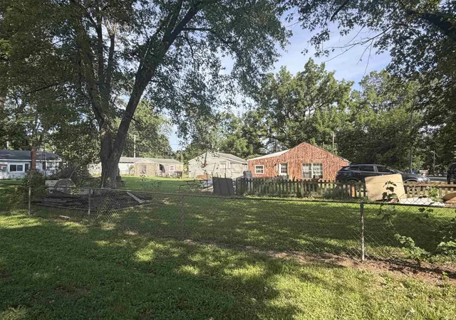 Photo 2 of Manufactured home for sale at 237 E 11th Street, Jonesboro, IN 46938 | MLS# 202636090 | Listing updated on 2026-09-02