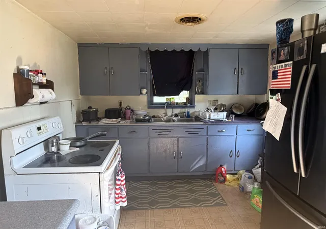 Photo 4 of Manufactured home for sale at 237 E 11th Street, Jonesboro, IN 46938 | MLS# 202636090 | Listing updated on 2026-09-02