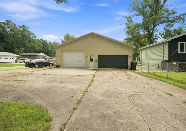 Photo 3 of Manufactured home for sale at 30046 County Rd 108, Elkhart, IN 46514 | MLS# 202636091 | Listing updated on 2026-09-12