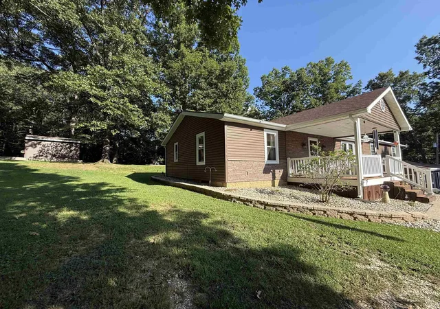 Photo 4 of Manufactured home for sale at 200 Woodhill Ln, Mitchell, IN 47446 | MLS# 202636098 | Listing updated on 2026-09-04