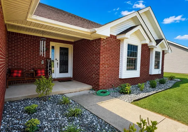 Photo 3 of Manufactured home for sale at 946 Kimberly Dr, Brownstown, IN 47220 | MLS# 202636102 | Listing updated on 2026-09-17