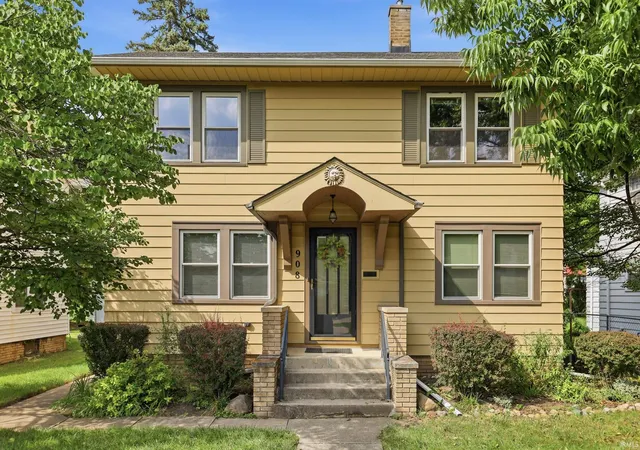 Photo 1 of Sale Pending at 908 Kinsmoor Ave, Fort Wayne, IN 46807 | MLS# 202636105 | Listing updated on 2026-09-14