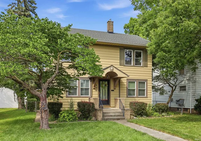 Photo 3 of Sale Pending at 908 Kinsmoor Ave, Fort Wayne, IN 46807 | MLS# 202636105 | Listing updated on 2026-09-14