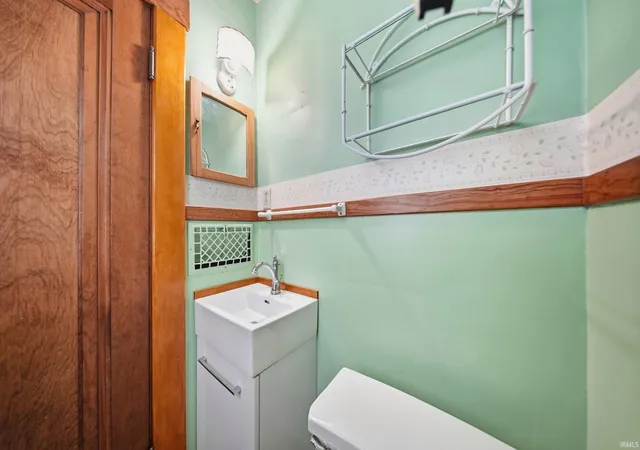 Photo 4 of Sale Pending at 908 Kinsmoor Ave, Fort Wayne, IN 46807 | MLS# 202636105 | Listing updated on 2026-09-14