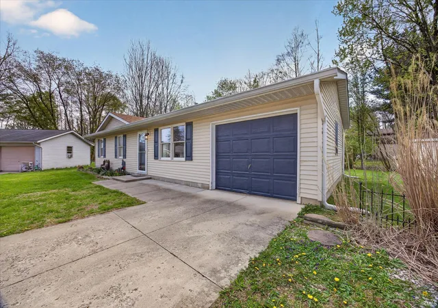 Photo 2 of Manufactured home for sale at 433 S Tulip Tree Ct, Ellettsville, IN 47429 | MLS# 202636114 | Listing updated on 2026-09-18