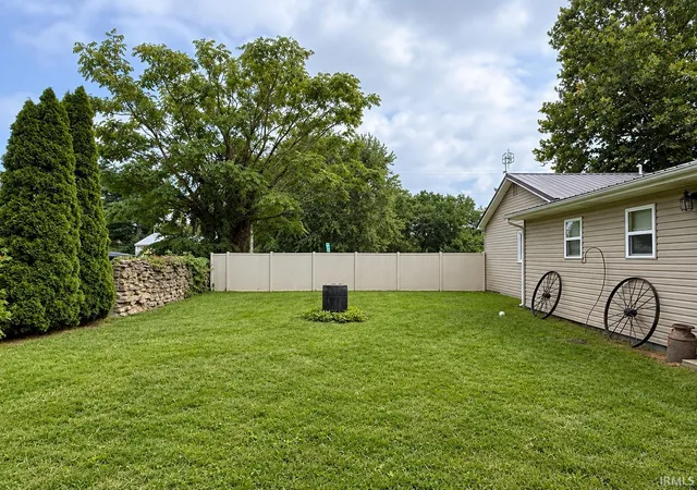 Photo 2 of Sale Pending at 1401 S Wolf Lake St, Albion, IN 46701 | MLS# 202636115 | Listing updated on 2026-09-22
