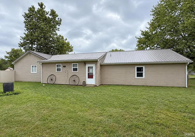 Photo 3 of Sale Pending at 1401 S Wolf Lake St, Albion, IN 46701 | MLS# 202636115 | Listing updated on 2026-09-22