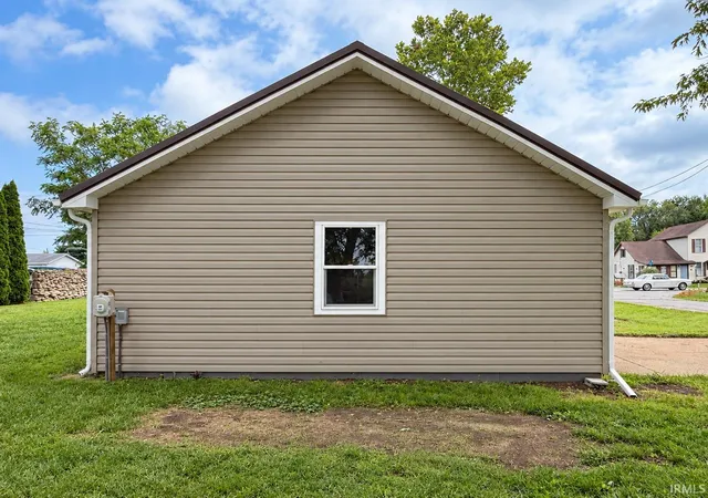 Photo 4 of Sale Pending at 1401 S Wolf Lake St, Albion, IN 46701 | MLS# 202636115 | Listing updated on 2026-09-22
