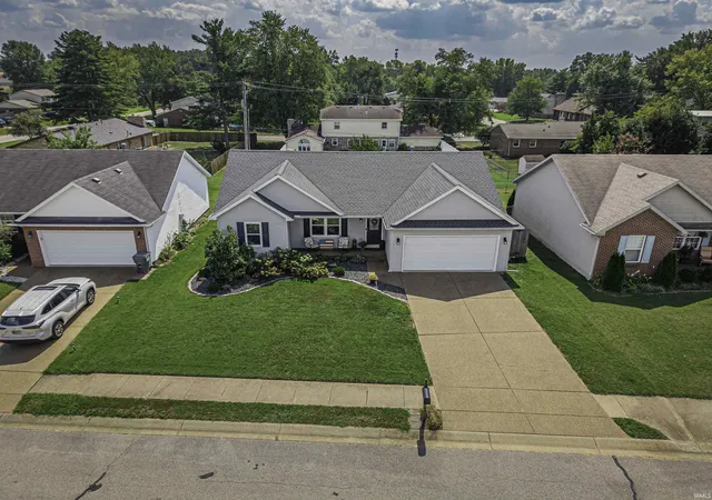Photo 3 of Manufactured home for sale at 10529 Tecumseh Dr, Newburgh, IN 47630 | MLS# 202636116 | Listing updated on 2026-09-14