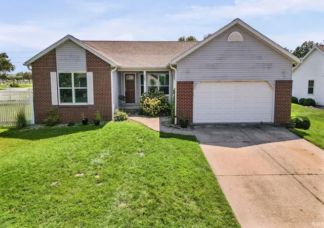 Photo 1 of Sale Pending at 307 N Maude Dr E, Rossville, IN 46065 | MLS# 202636120 | Listing updated on 2026-09-04