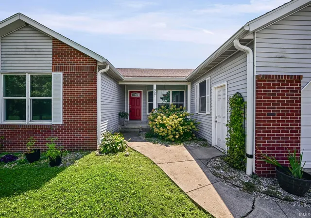 Photo 3 of Sale Pending at 307 N Maude Dr E, Rossville, IN 46065 | MLS# 202636120 | Listing updated on 2026-09-04