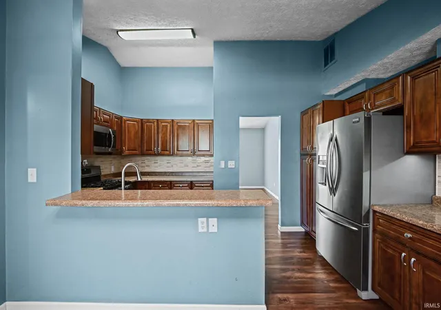 Photo 4 of Sale Pending at 307 N Maude Dr E, Rossville, IN 46065 | MLS# 202636120 | Listing updated on 2026-09-04