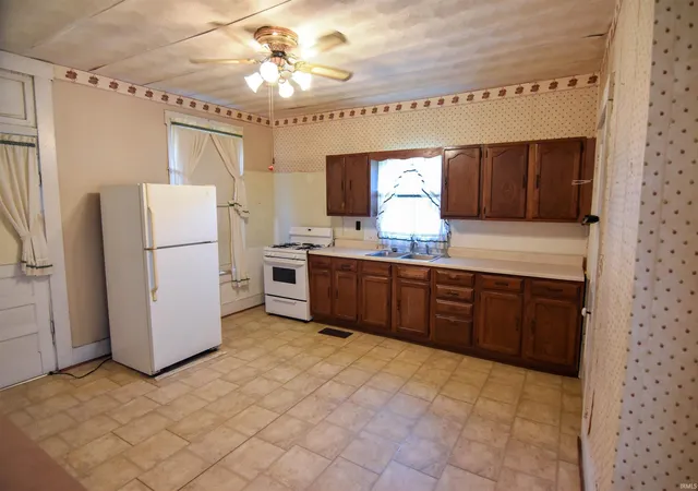 Photo 4 of Manufactured home for sale at 402 S Lincoln Ave, Rockport, IN 47635 | MLS# 202636124 | Listing updated on 2026-09-08