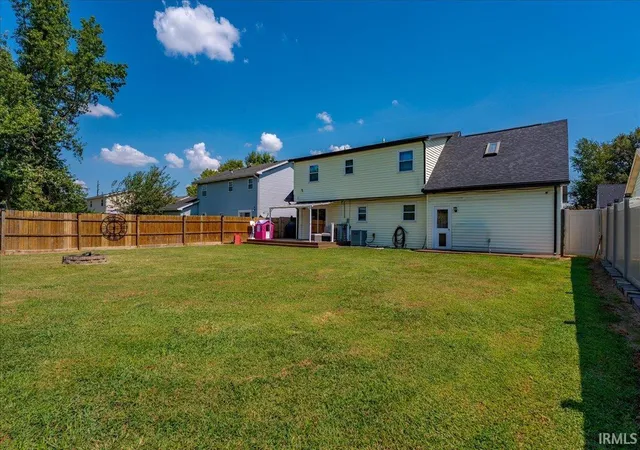 Photo 3 of Manufactured home for sale at 1721 Bonnie View Dr, Evansville, IN 47715 | MLS# 202636131 | Listing updated on 2026-09-03