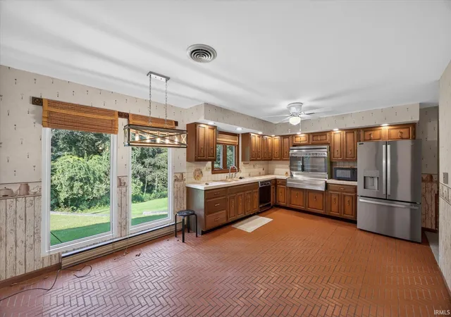 Photo 4 of Manufactured home for sale at 693 Forest Dr, Bloomfield, IN 47424 | MLS# 202636134 | Listing updated on 2026-10-06