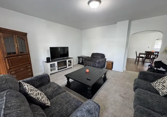 Photo 3 of Sale Pending at 617 S Locke St, Kokomo, IN 46901 | MLS# 202636138 | Listing updated on 2026-09-02
