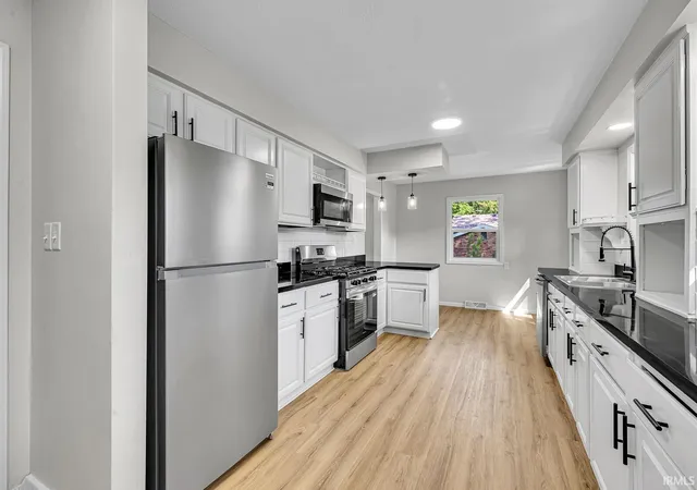 Photo 3 of Manufactured home for sale at 60195 Emerald Dr, South Bend, IN 46614 | MLS# 202636163 | Listing updated on 2026-09-04