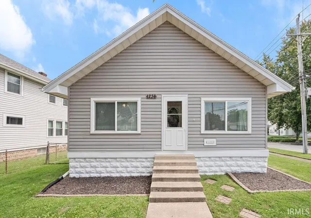 Photo 1 of Sale Pending at 1236 S Washington St, Kokomo, IN 46902 | MLS# 202636166 | Listing updated on 2026-09-07