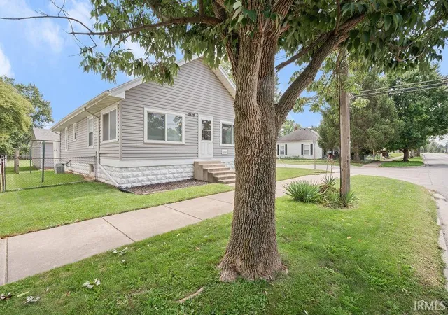Photo 2 of Sale Pending at 1236 S Washington St, Kokomo, IN 46902 | MLS# 202636166 | Listing updated on 2026-09-07