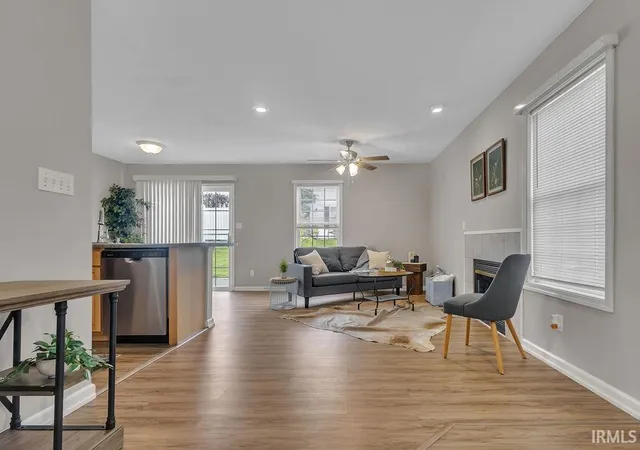 Photo 3 of Condo for sale at 3504 S Oaklawn Cir, Bloomington, IN 47401 | MLS# 202636173 | Listing updated on 2026-09-02