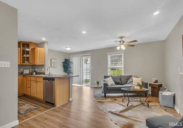 Photo 3 of Condo for sale at 3504 S Oaklawn Cir, Bloomington, IN 47401 | MLS# 202636173 | Listing updated on 2026-09-02