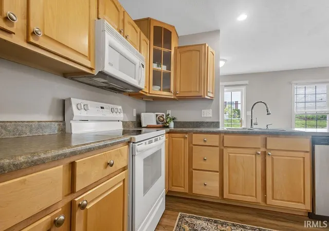 Photo 4 of Condo for sale at 3504 S Oaklawn Cir, Bloomington, IN 47401 | MLS# 202636173 | Listing updated on 2026-09-02