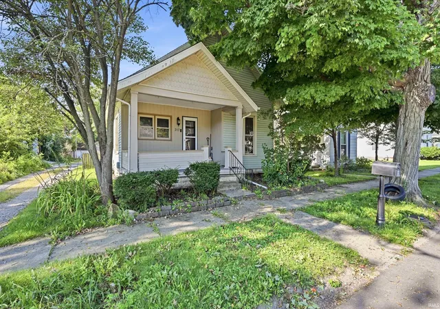 Photo 2 of Sale Pending at 317 E Highland Ave, Muncie, IN 47303 | MLS# 202636181 | Listing updated on 2026-09-16