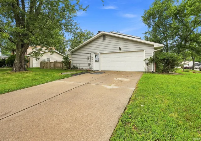 Photo 4 of Manufactured home for sale at 6109 Graymoor Ln, Fort Wayne, IN 46835 | MLS# 202636184 | Listing updated on 2026-09-03