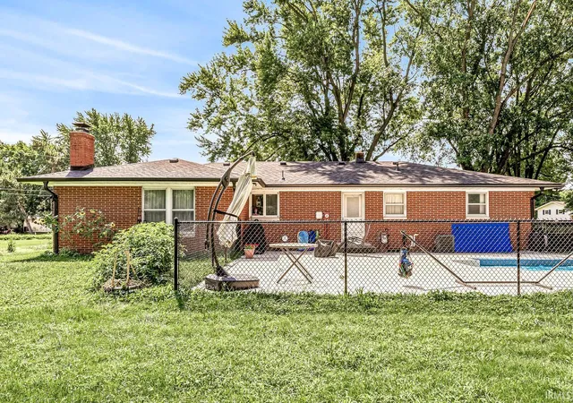 Photo 2 of Sale Pending at 26067 Walnut Valley, Elkhart, IN 46517 | MLS# 202636189 | Listing updated on 2026-09-08