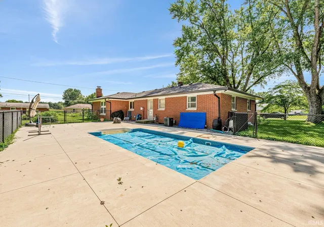 Photo 3 of Sale Pending at 26067 Walnut Valley, Elkhart, IN 46517 | MLS# 202636189 | Listing updated on 2026-09-08