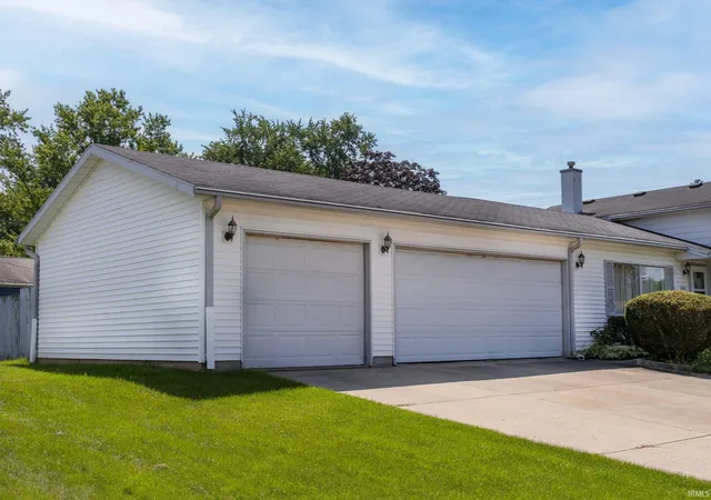 Photo 2 of Manufactured home for sale at 4542 Macdougall Ct, South Bend, IN 46614 | MLS# 202636195 | Listing updated on 2026-09-09