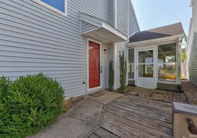 Photo 2 of Sale Pending at 5939 Foxfield Dr, Evansville, IN 47715 | MLS# 202636205 | Listing updated on 2026-09-16