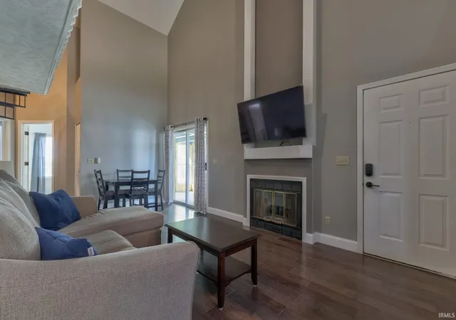 Photo 4 of Sale Pending at 5939 Foxfield Dr, Evansville, IN 47715 | MLS# 202636205 | Listing updated on 2026-09-16