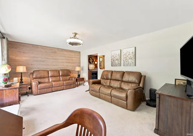 Photo 4 of Manufactured home for sale at 401 N Aspen Ln, Muncie, IN 47304 | MLS# 202636208 | Listing updated on 2026-10-16