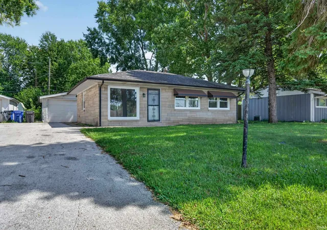 Photo 2 of Manufactured home for sale at 1212 Imperial Dr, Kokomo, IN 46902 | MLS# 202636214 | Listing updated on 2026-09-02