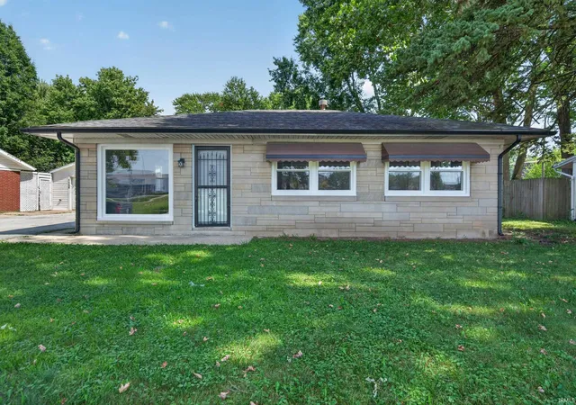 Photo 2 of Manufactured home for sale at 1212 Imperial Dr, Kokomo, IN 46902 | MLS# 202636214 | Listing updated on 2026-09-02